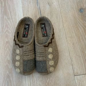 EUC Haflinger wool shoes. 37, Tan